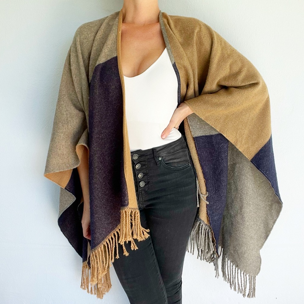UNIQLO tan gray color block tassel shawl cardigan wrap size 10